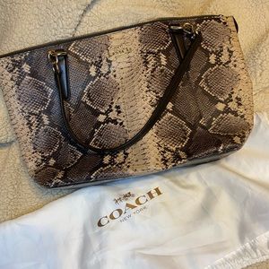 Women’s coach snake print shoulder purse